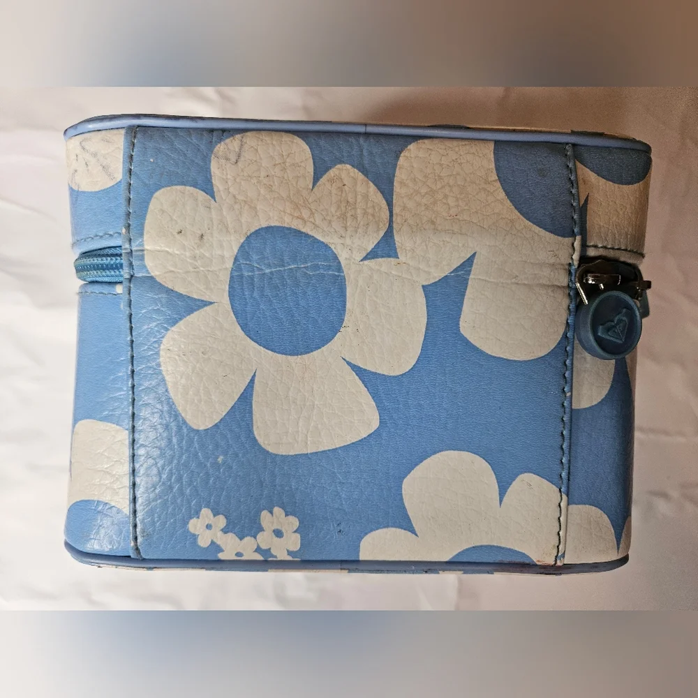 Vintage Roxy Blue and White Floral Cosmetic Case